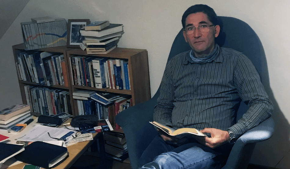 Gerhard Hab in seinem Denkstübchen
