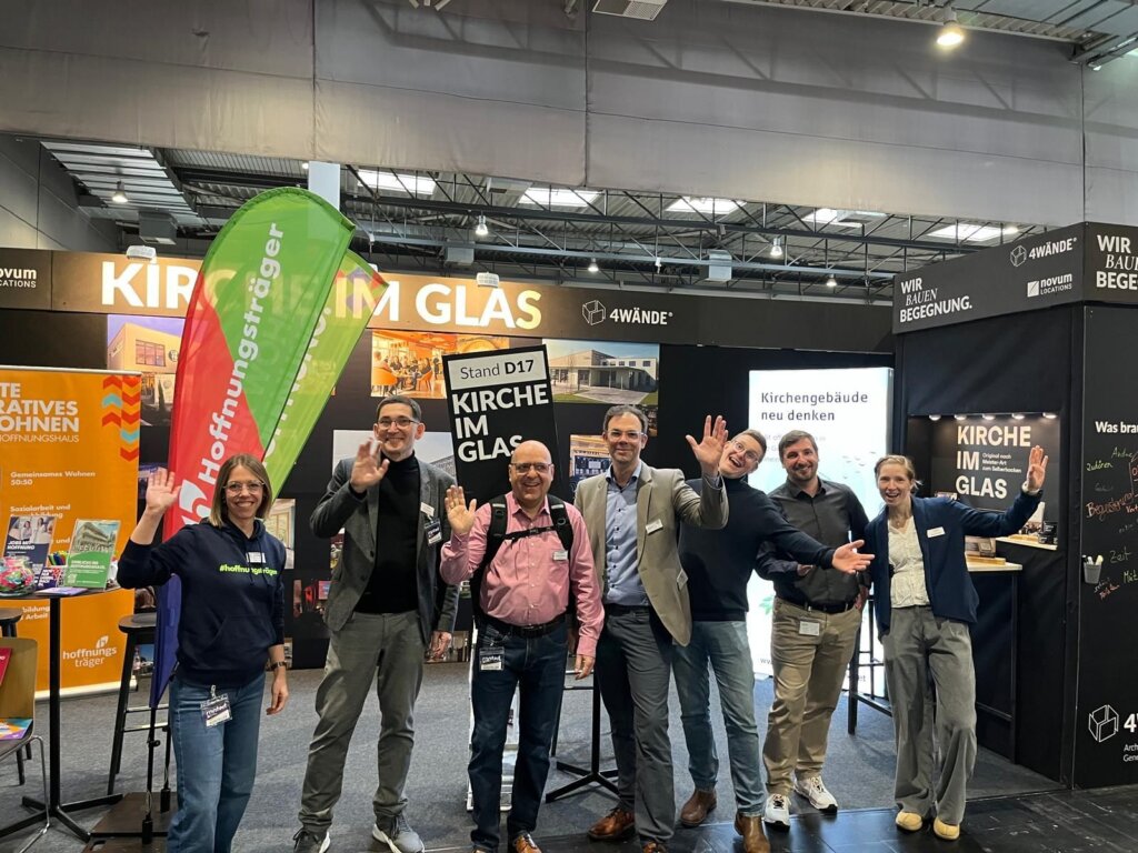 Messestand mit allen Partnern beim Willow Leitungskongress